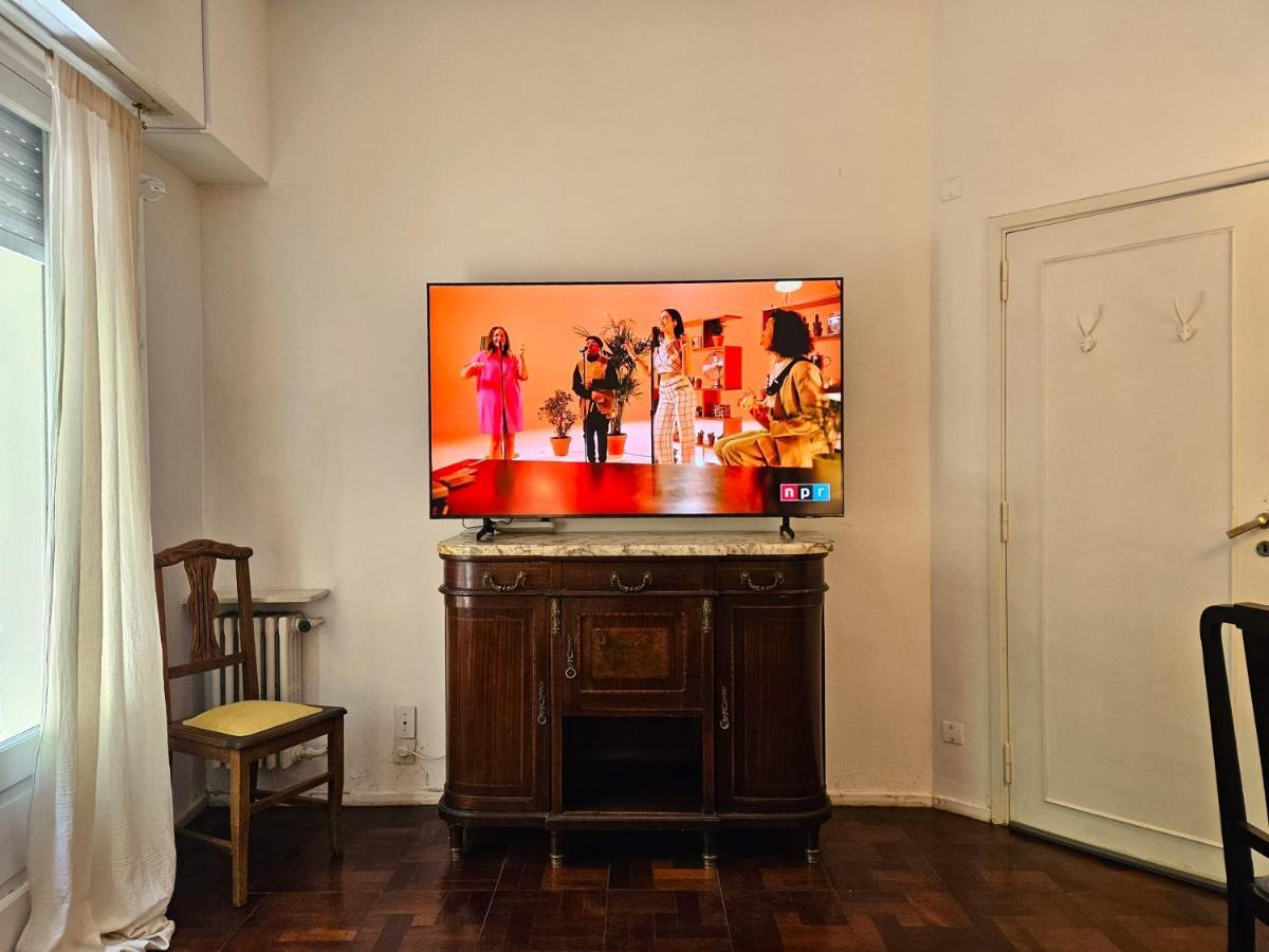 A Friendly In The Heart Of Recoleta -in Shared Apartment- Homestay