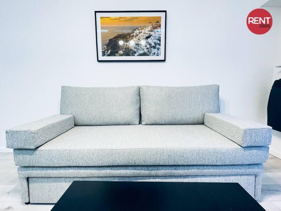 Rent Doblas Apartment