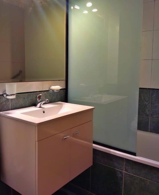 Mono Ambiente Moderno Para 4 Apartment