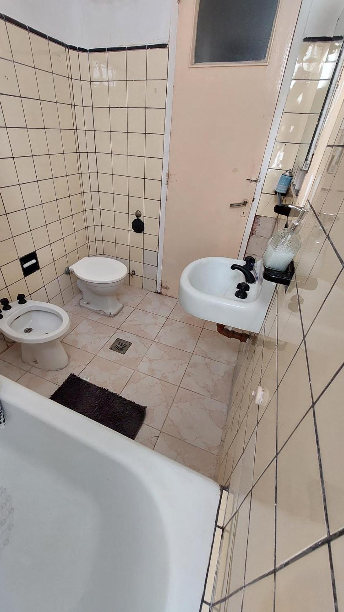 Tucuman Y Carlos Pellegrini Apartment