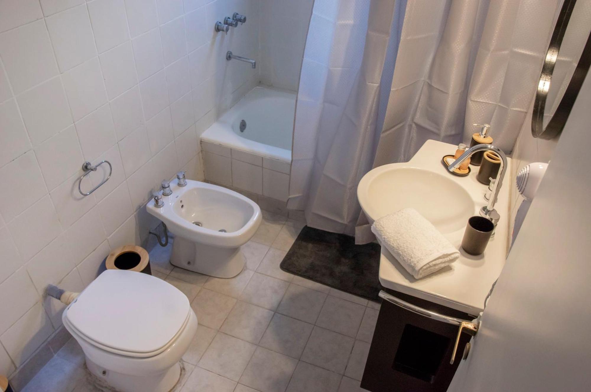 Fliphaus Thames 2100 - 2 Bd In Palermo Soho Apartment Buenos Aires
