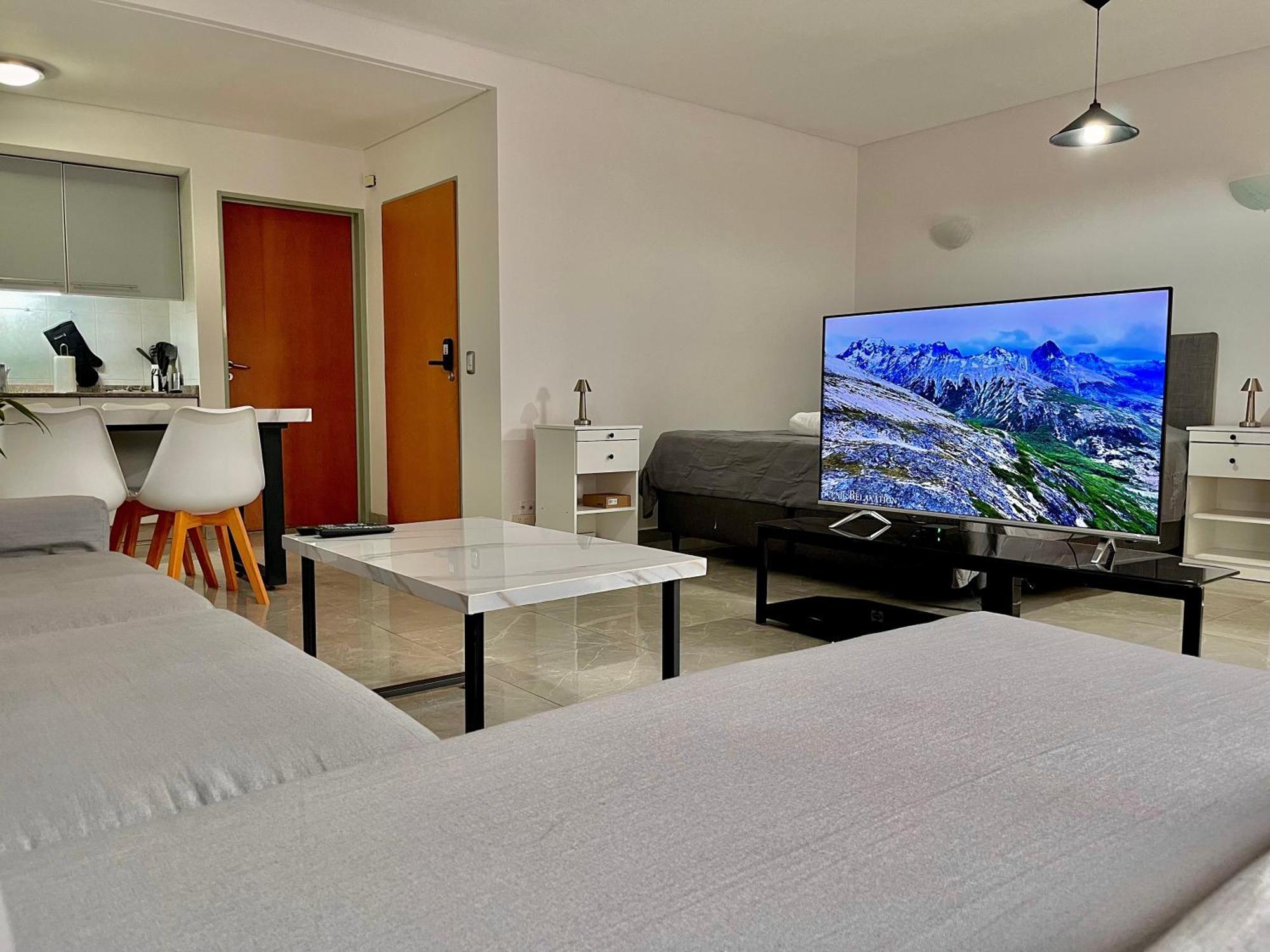 Cozy Studio With Pool + Spa Apartment *