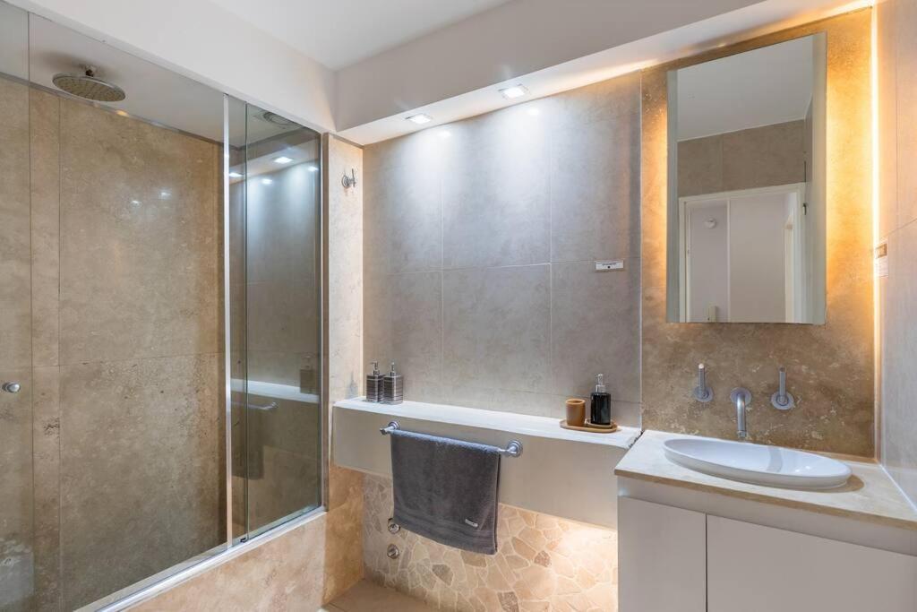 Stylish With Jacuzzi In The Heart Of Palermo Apartment Buenos Aires