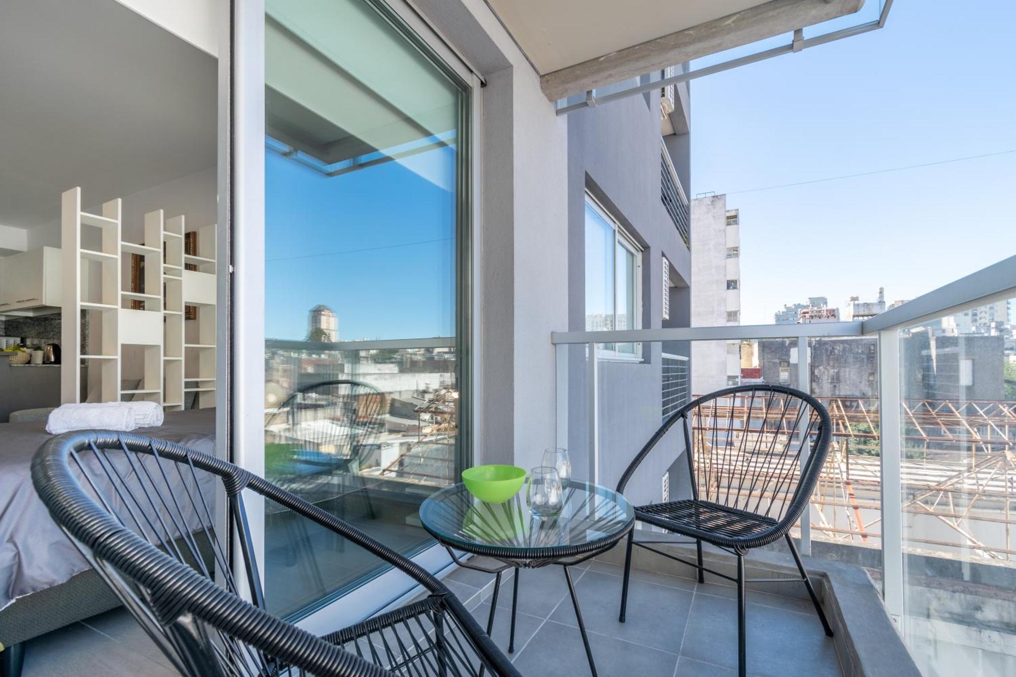 Apartment Rawson Park A Media Cuadra Del Hospital Italiano By Debarrio Aparts