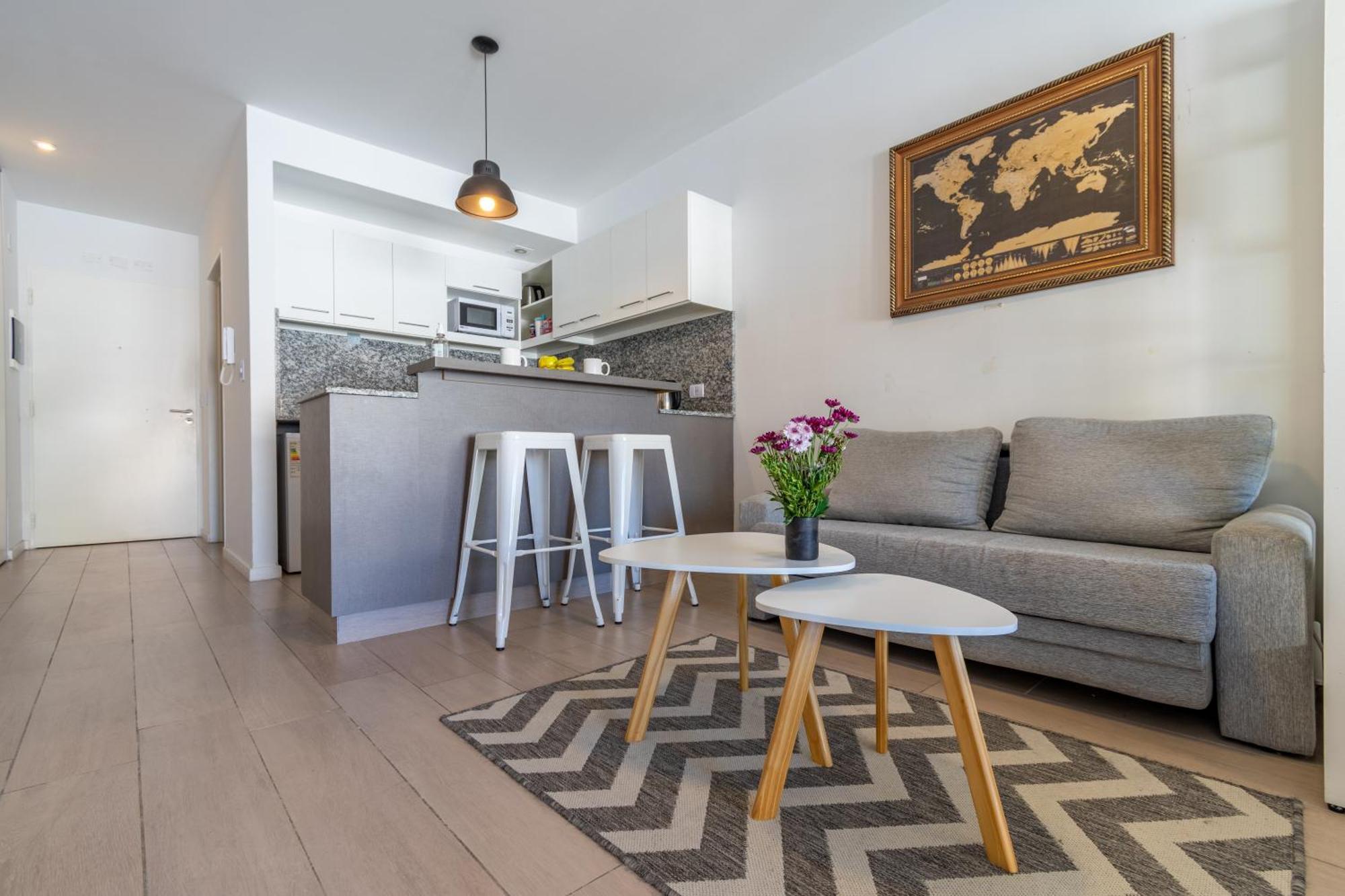 Apartment Rawson Park A Media Cuadra Del Hospital Italiano By Debarrio Aparts *