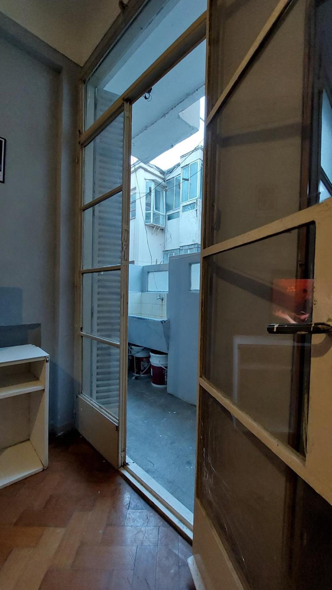 Tucuman Y Carlos Pellegrini Apartment