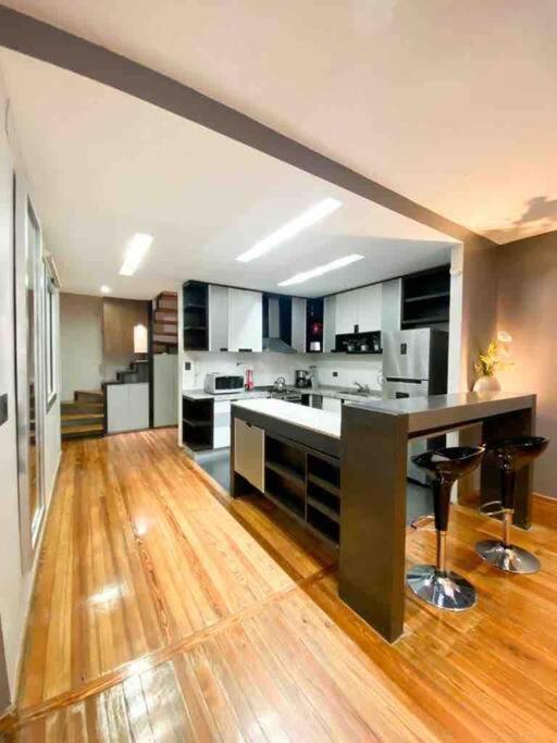 Stylish With Jacuzzi In The Heart Of Palermo