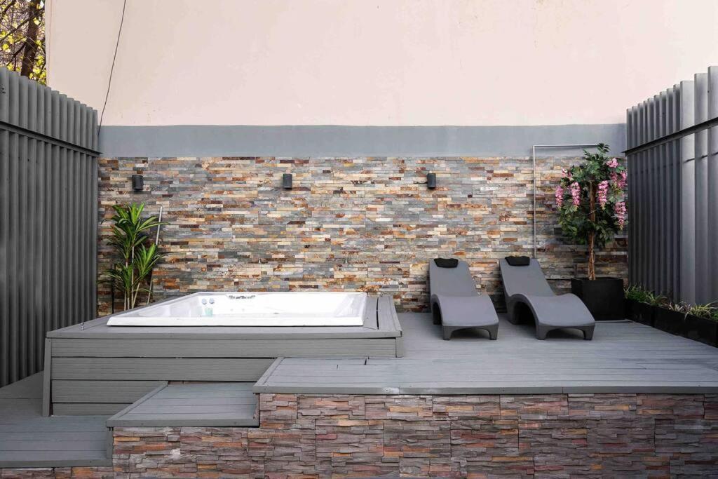 Stylish With Jacuzzi In The Heart Of Palermo *