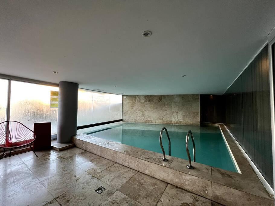 Beautiful Studio With Pool, Sauna Gym *