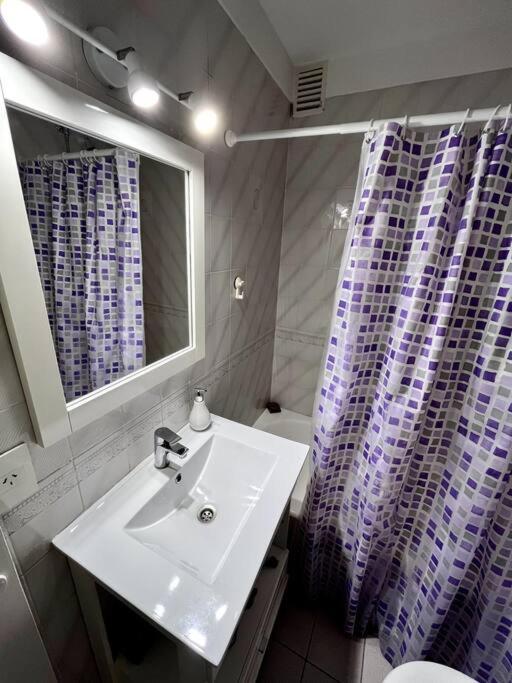 1 Bedroom *balvanera* Finochietto / Fac Up - Med - Econ Apartment *