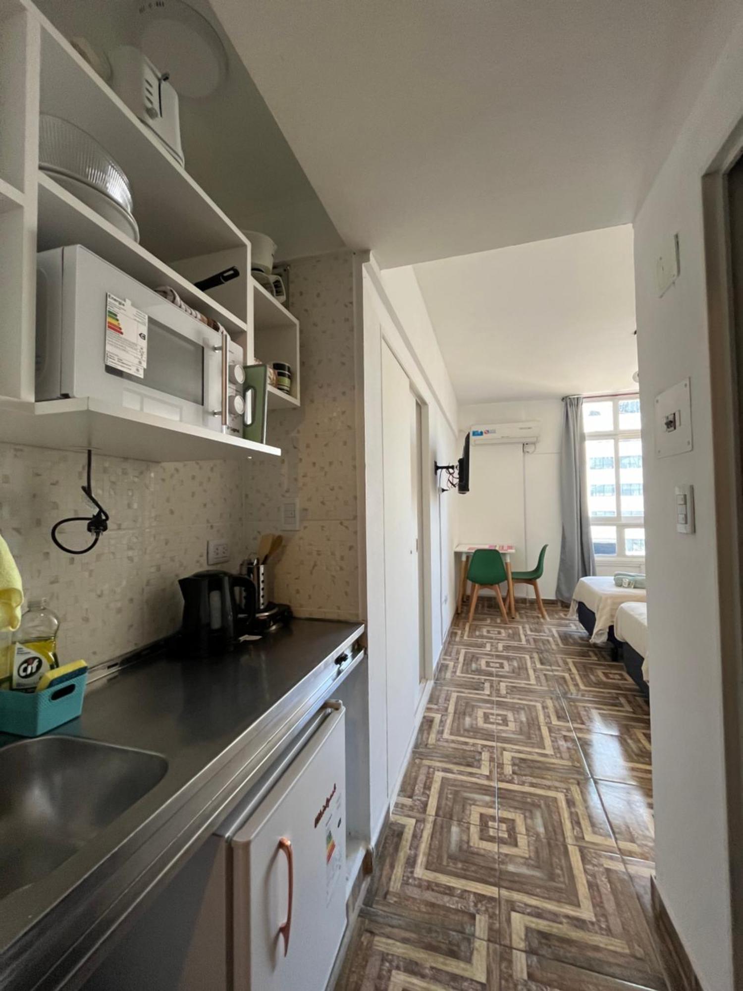 Obelisk Apartment *