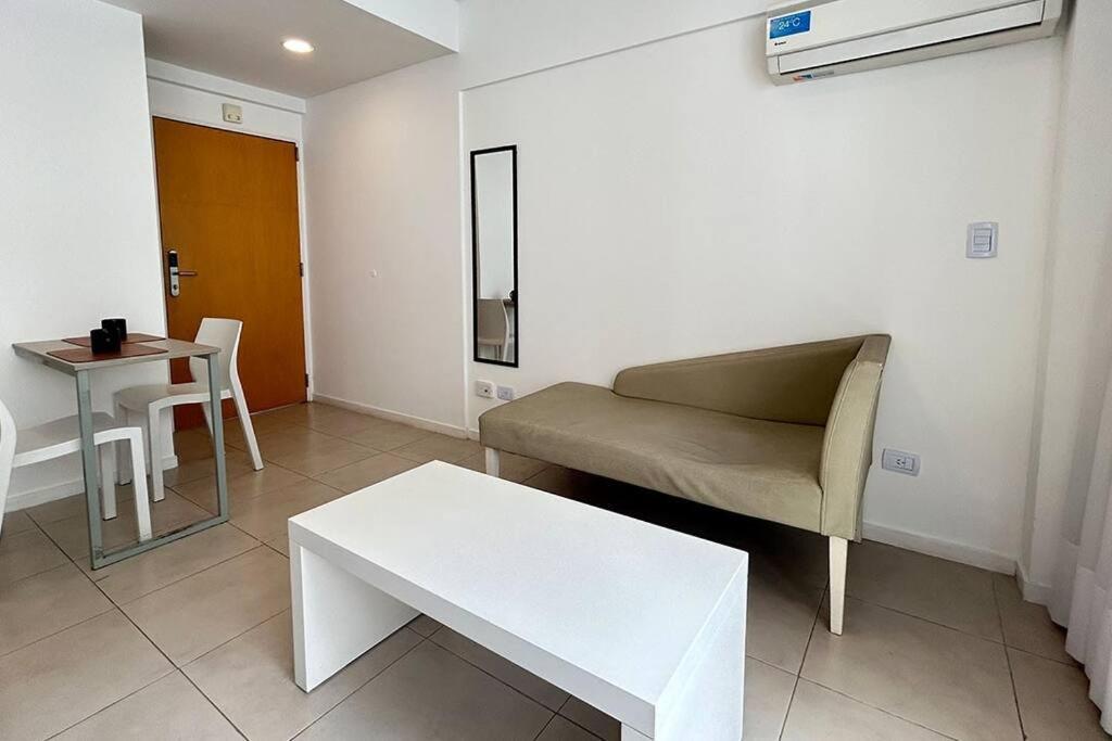 Balc 0508 Depto Acogedor En Monserrat Con Balcon Privado * Buenos Aires
