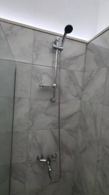 Un Lugar Unico, Cerca Del Colon Apartamento *