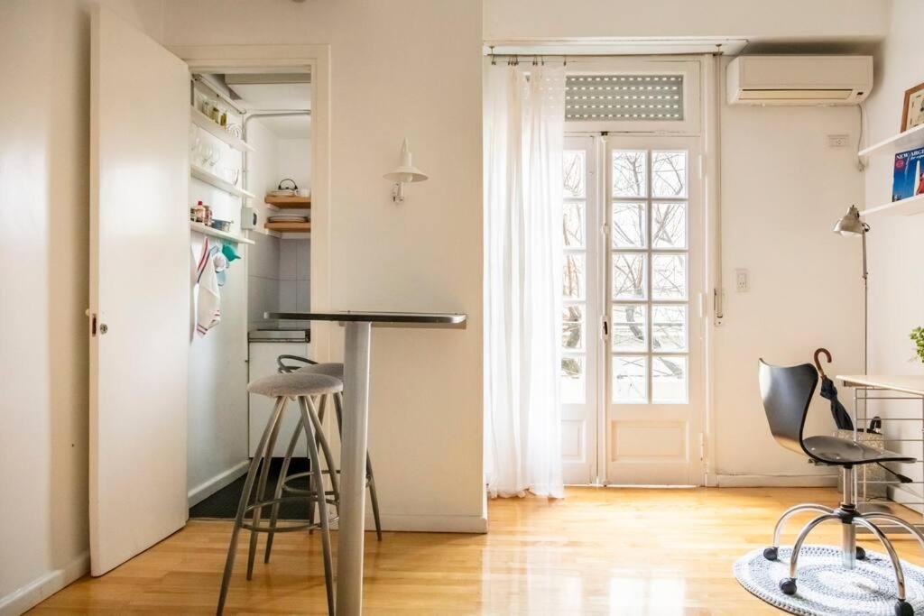 Apartamento Chic En Recoleta. Sol, Calidez Y Ubicacion. Buenos Aires