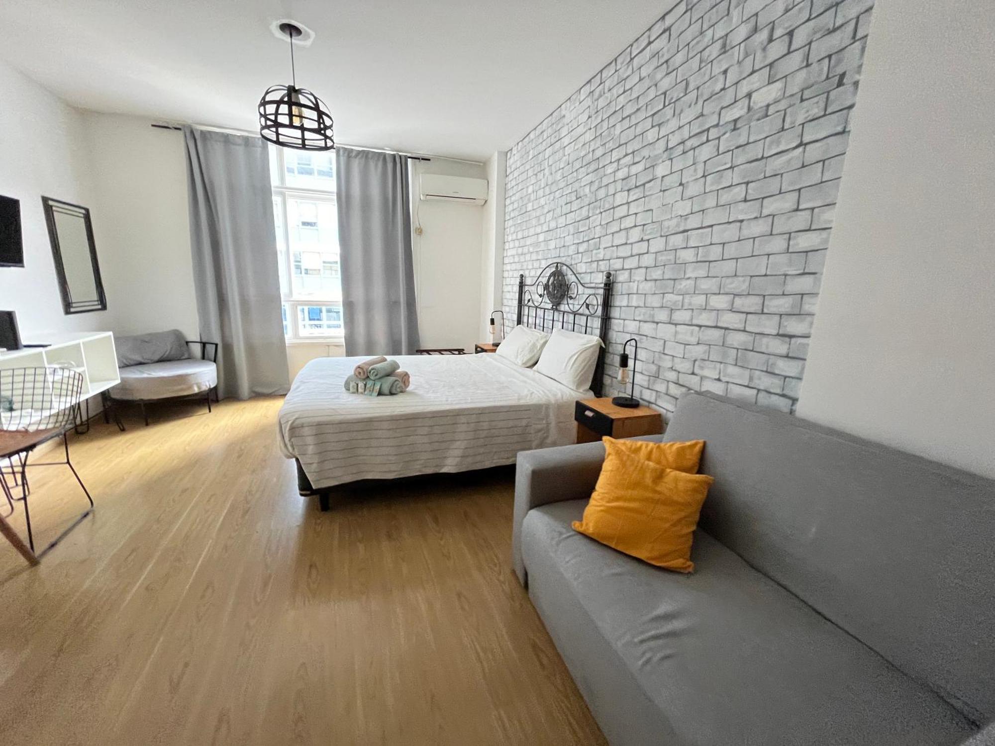 Apartment Avenue *