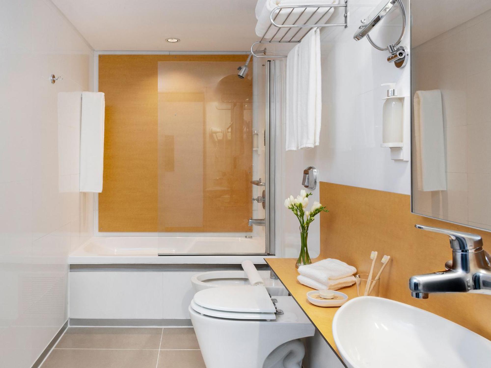 Htl Urbano Hotel 4*