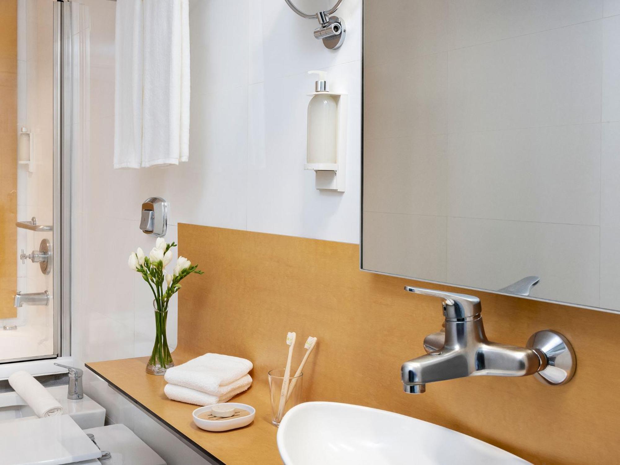 Htl Urbano Hotel