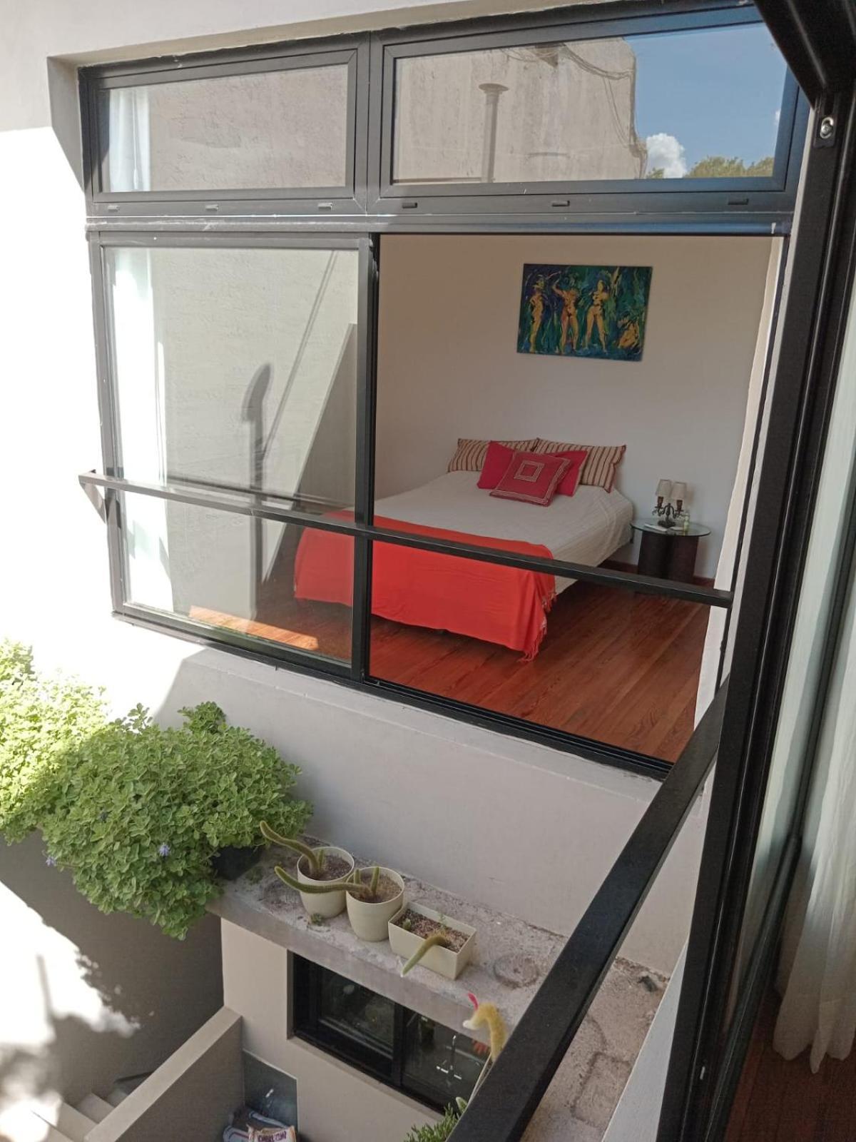 Con Bano Uso Exclusivo En Casa Compartida En Primer Piso Por Escalera * Buenos Aires