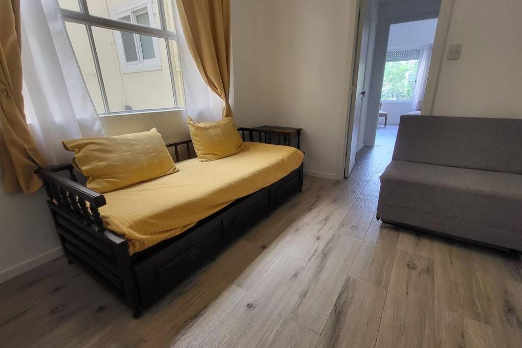 Departamento En Glamourosa Calle, 1 Dormitorio Apartamento