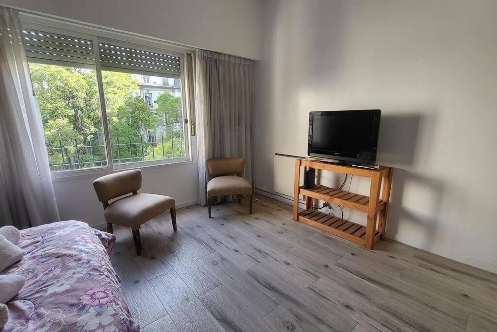 Apartamento Departamento En Glamourosa Calle, 1 Dormitorio *