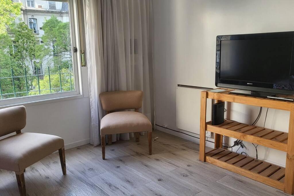 Departamento En Glamourosa Calle, 1 Dormitorio Apartamento