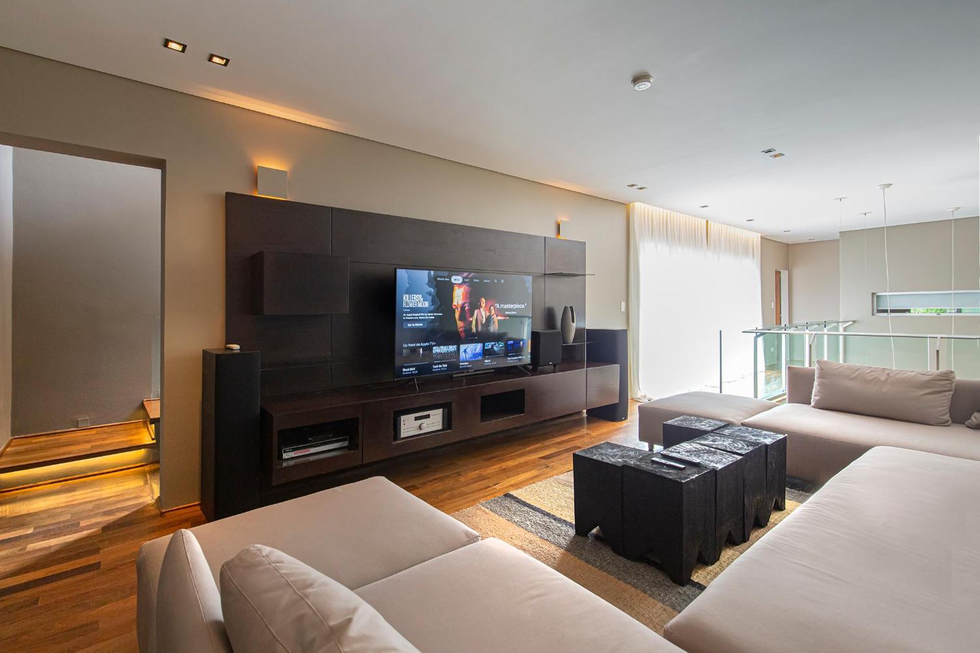 Modern Luxury Perfect For Couples And Families Villa
