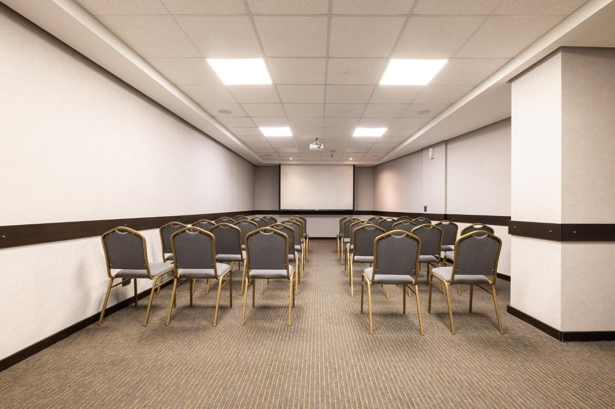 Hotel Express Puerto Madero By Ihg