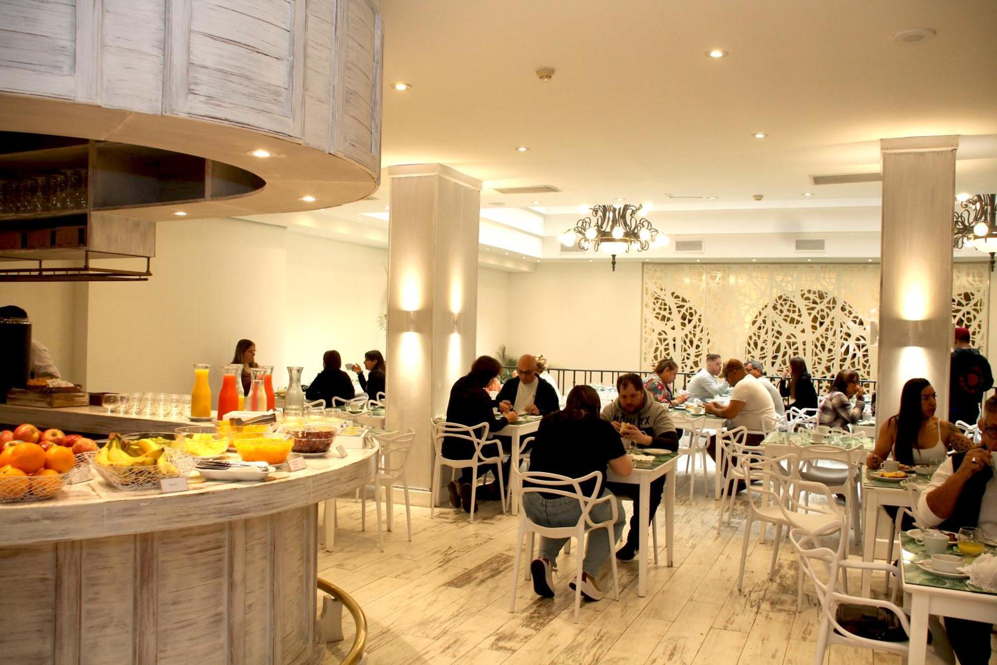 Hotel Gardi & 4*