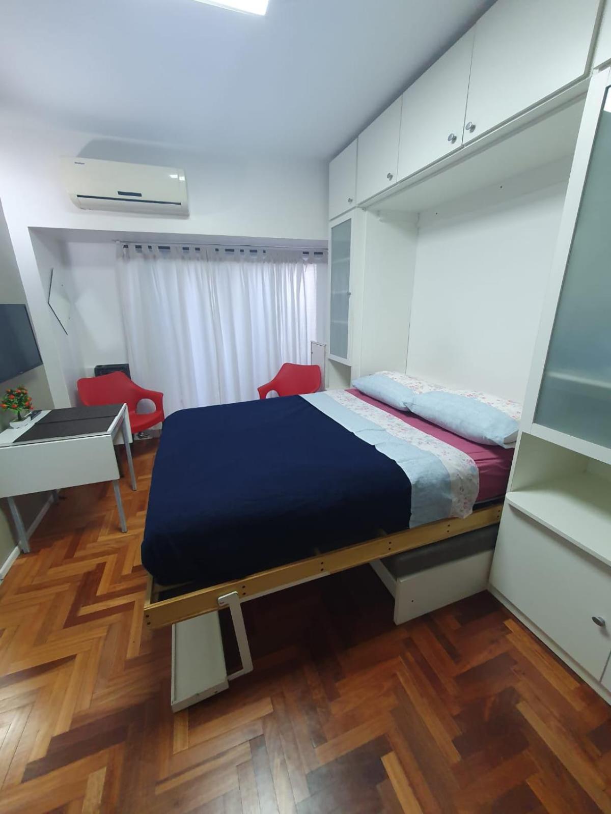 Luminoso Monoambiente En Monserrat Homestay Buenos Aires