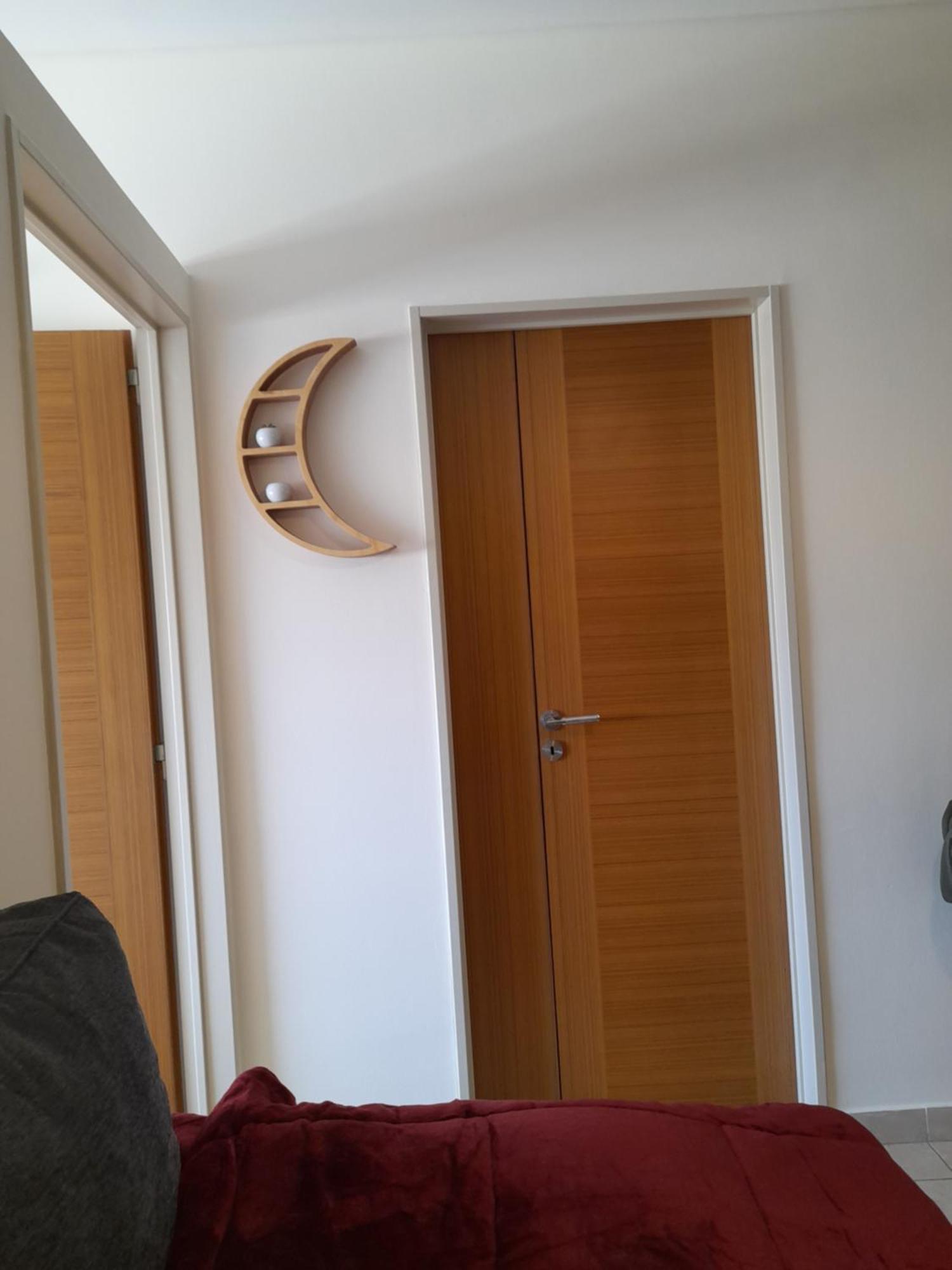 Serrano Suites: Modern Comfort Near Movistar Arena Apartment *