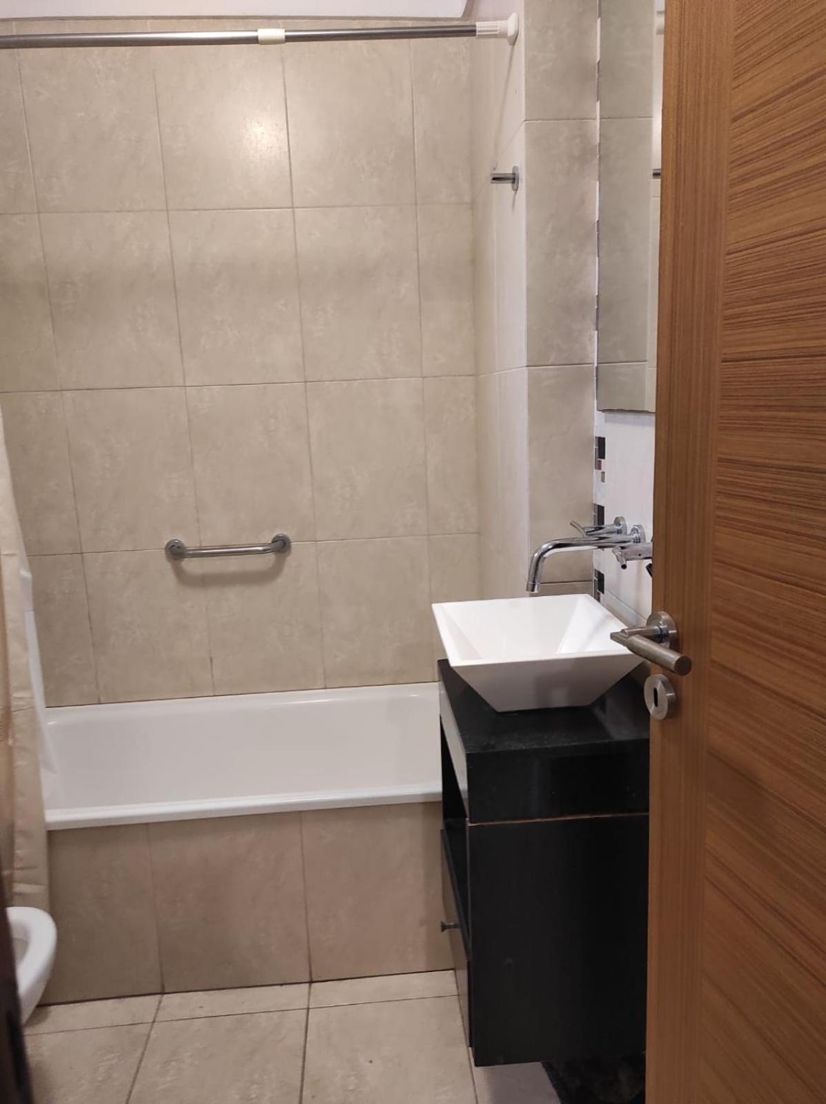 Apartment Serrano Suites: Modern Comfort Near Movistar Arena