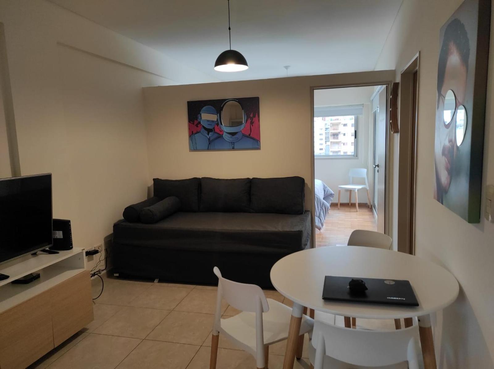 Serrano Suites: Modern Comfort Near Movistar Arena *