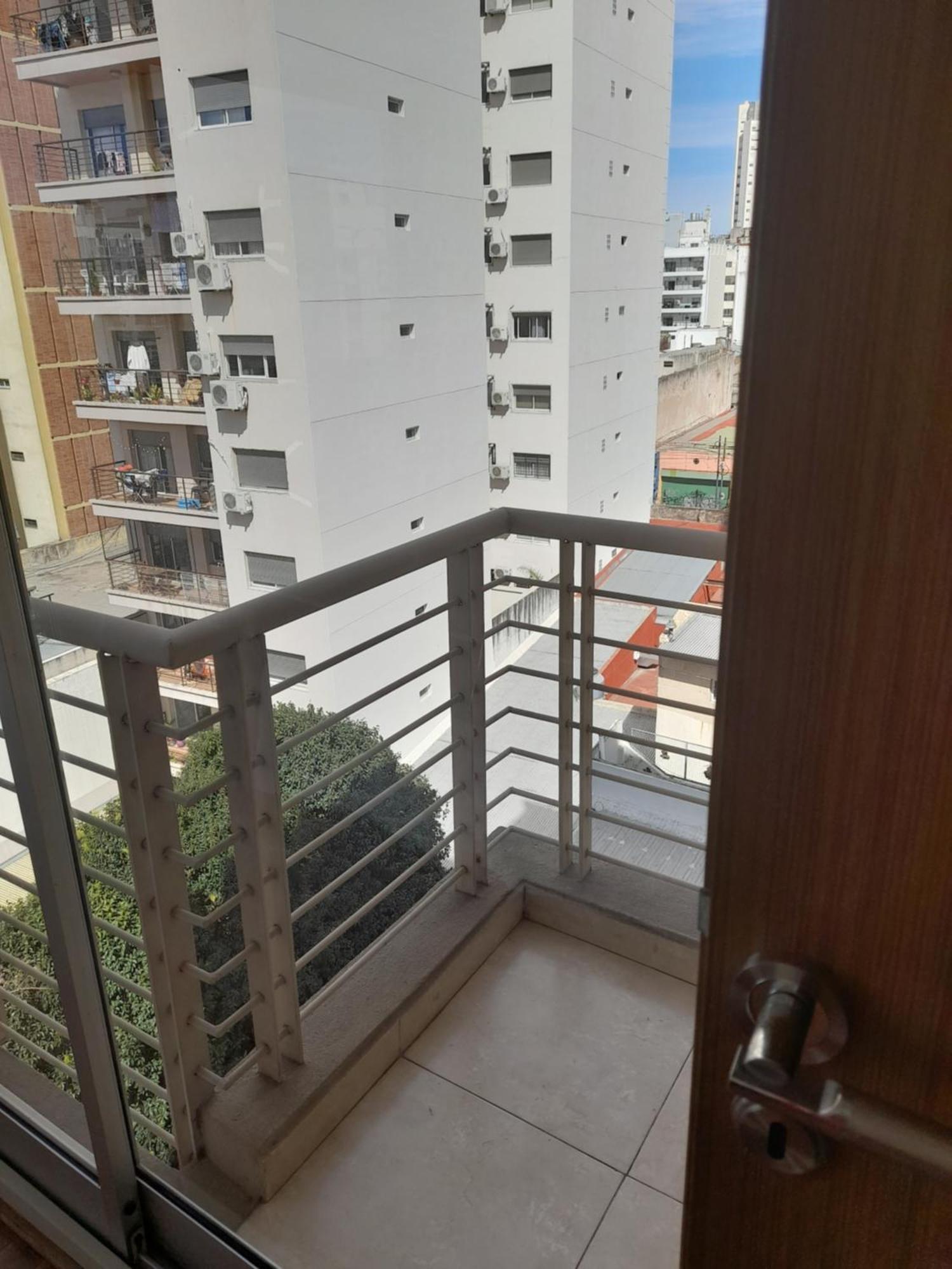 Serrano Suites: Modern Comfort Near Movistar Arena Apartment