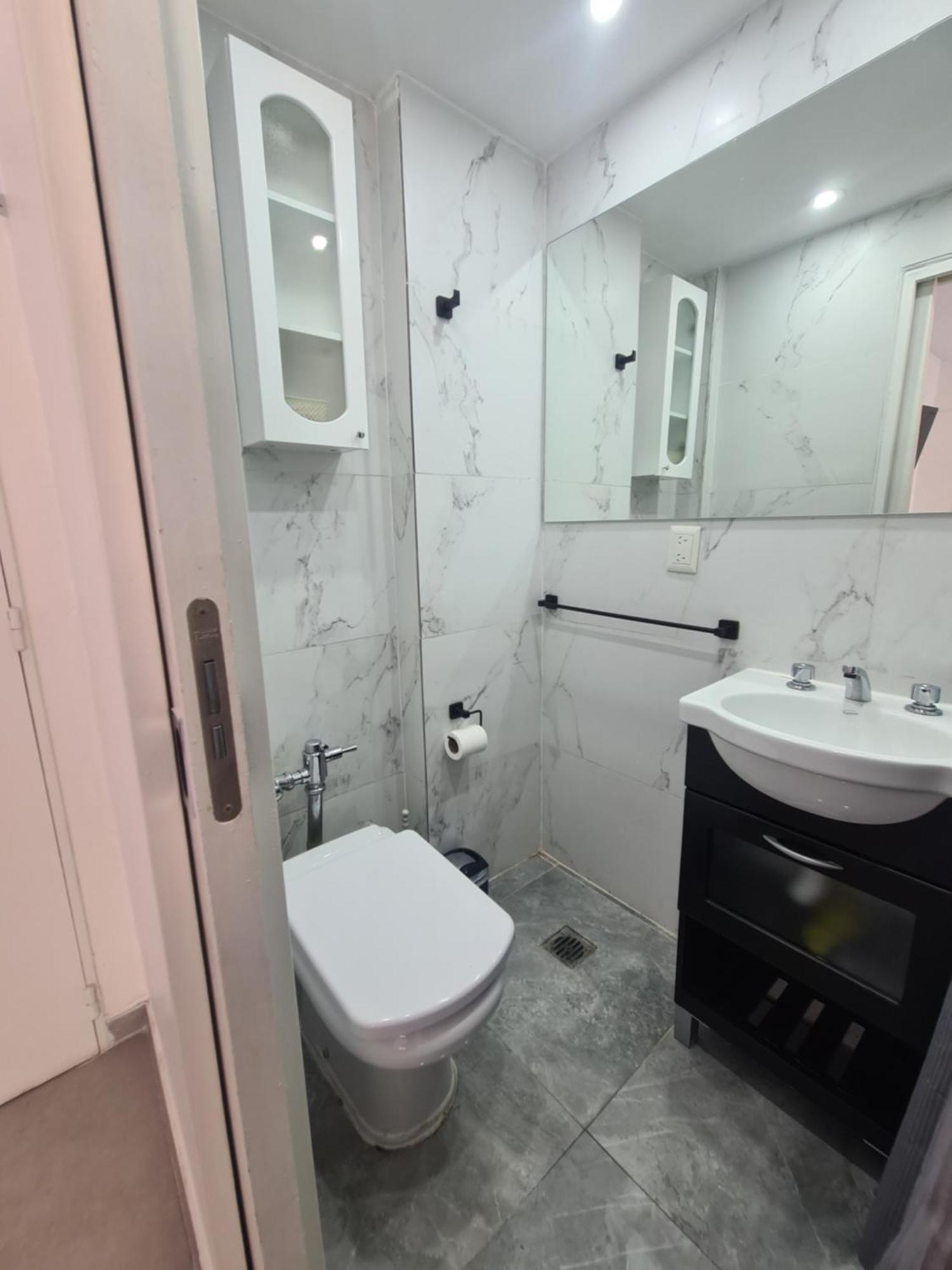 Apartamento Av. Corrientes 1670 - Paseo La Plaza - *