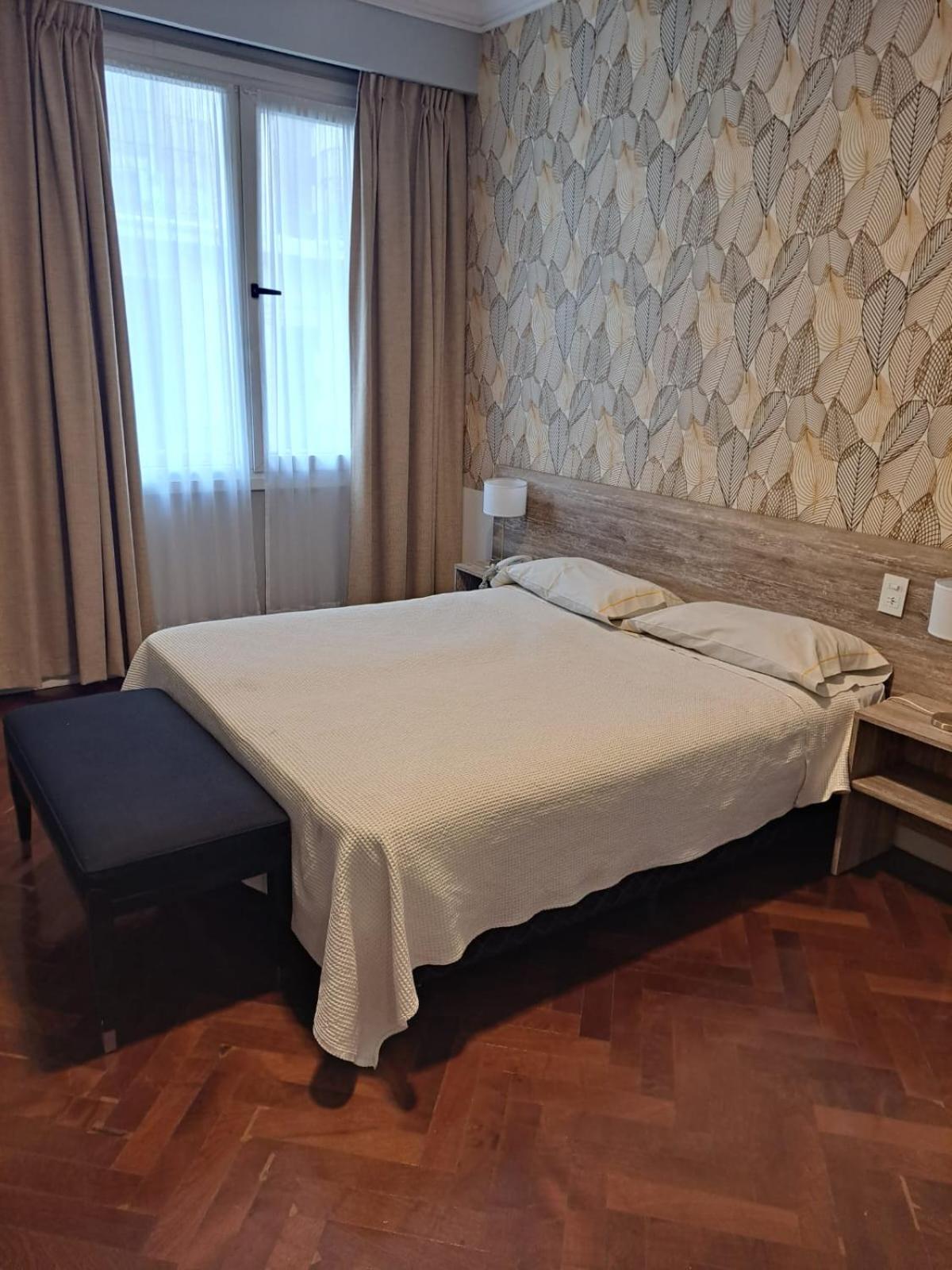 Regis Hotel