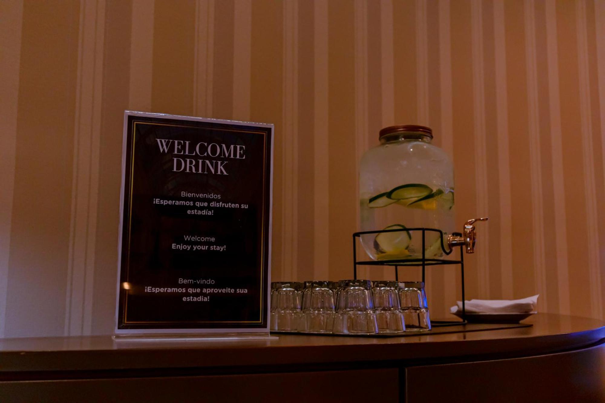 Hotel Howard Johnson Plaza By Wyndham Florida Street Buenos Aires
