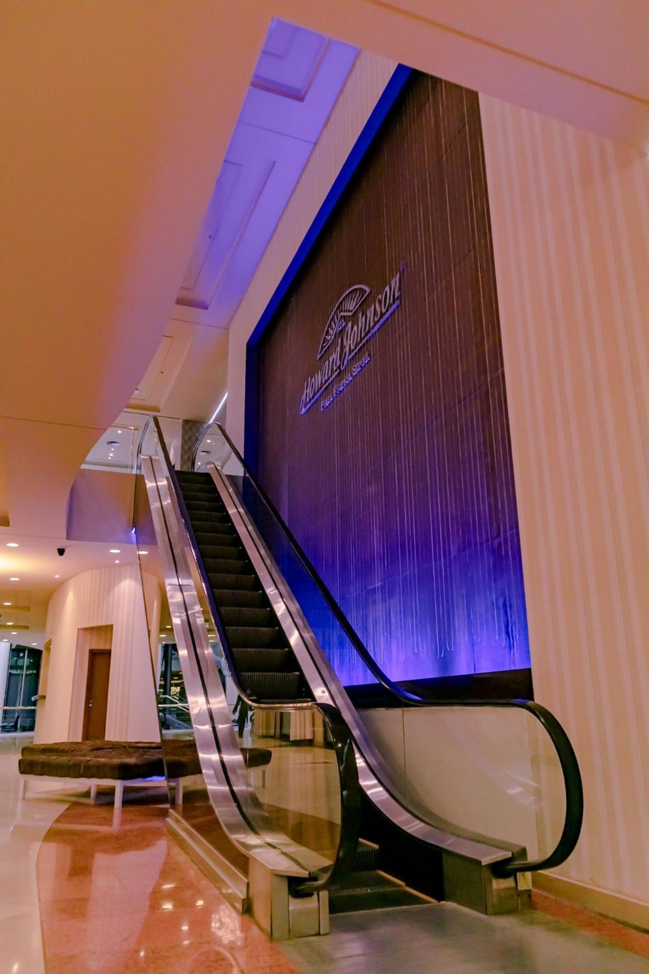 Howard Johnson Plaza By Wyndham Florida Street Hotel 4*
