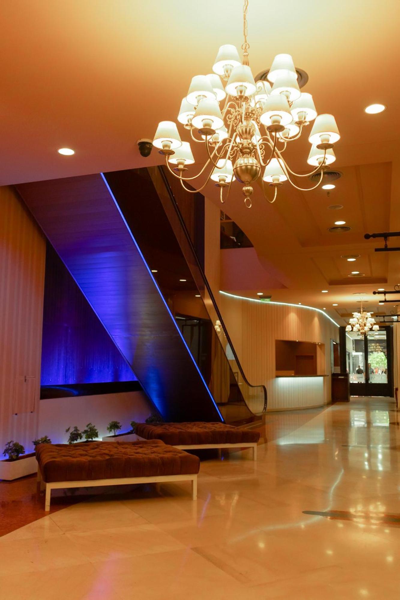 Howard Johnson Plaza By Wyndham Florida Street Hotel 4*