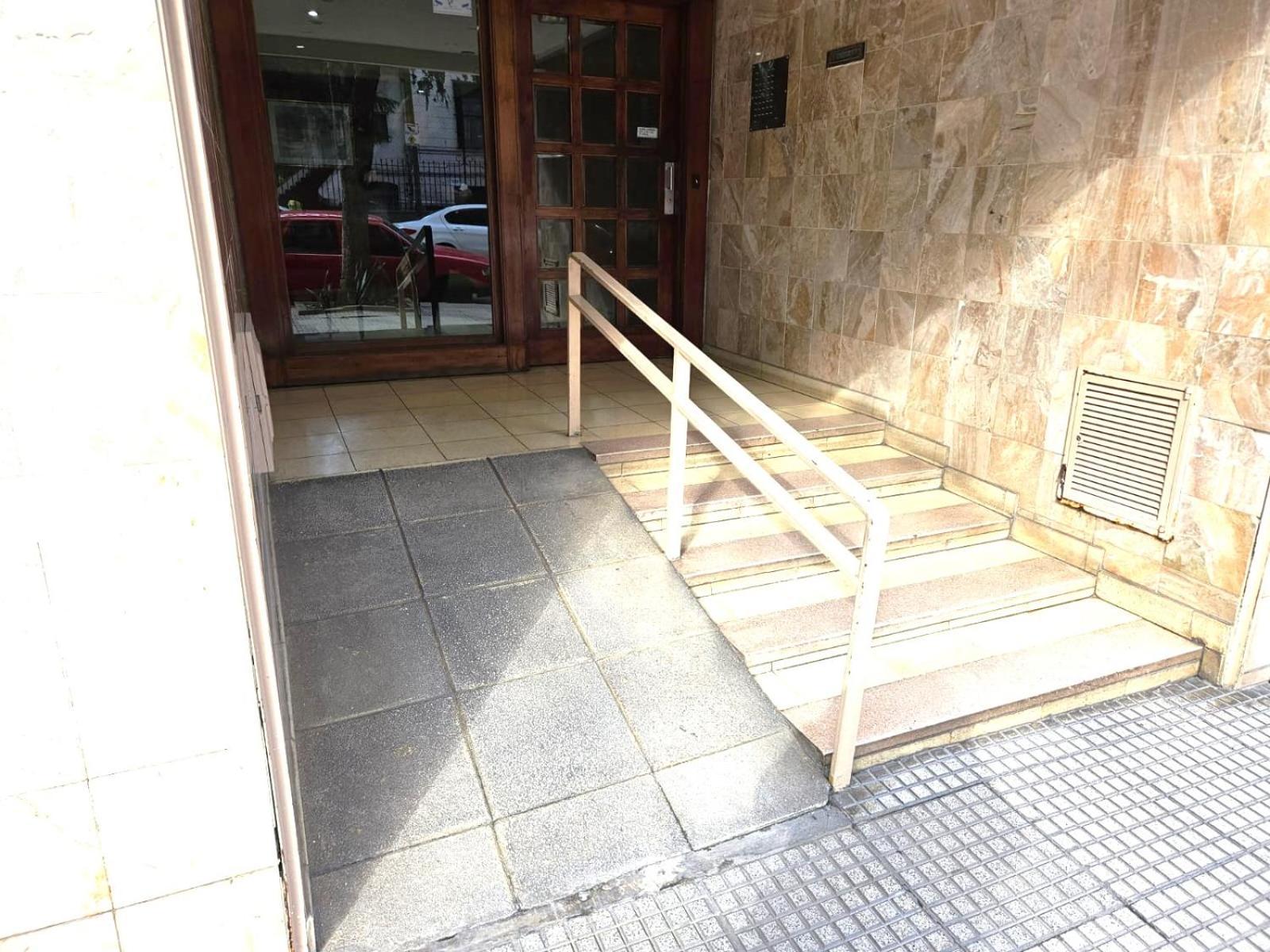 Clinica Santa Isabel A 3 Cuadras -excelente, Moderno Y Comodo 2 Anbientes - A Cuadras Del Subte, Cerca De Av Avellaneda - Flores *