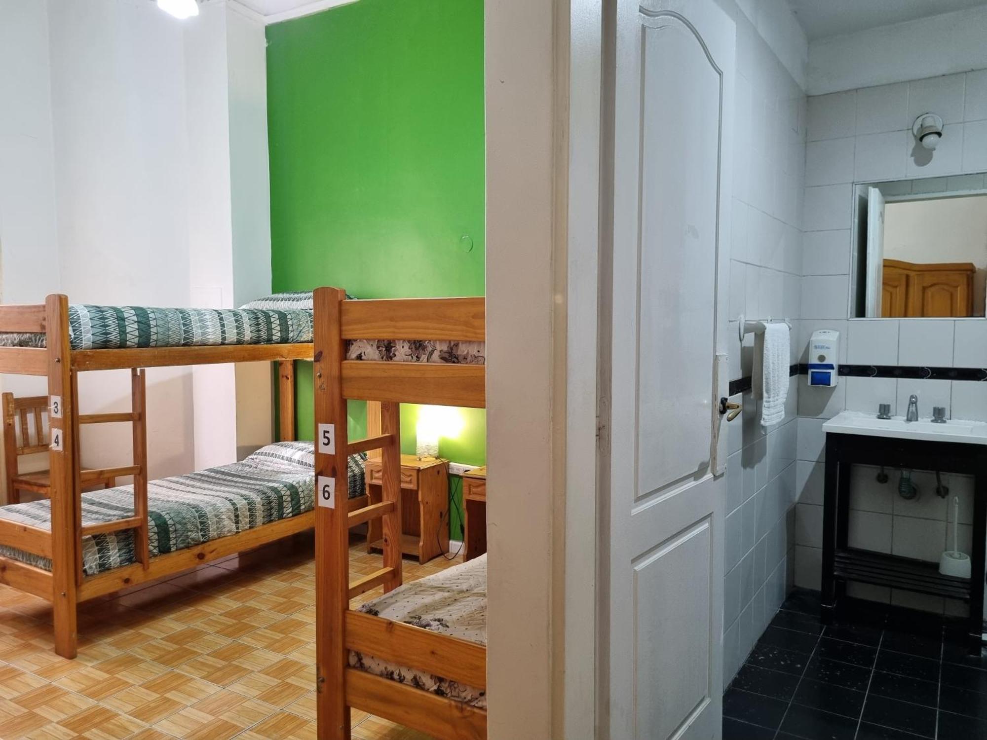 Estoril Hostel *