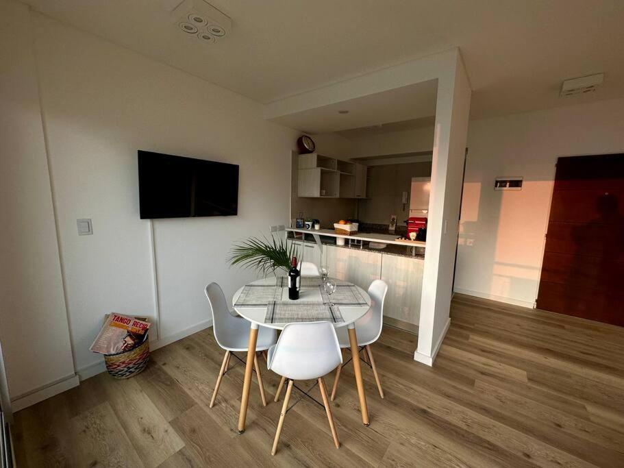 Moderno Departamento Con Balcon Apartamento *