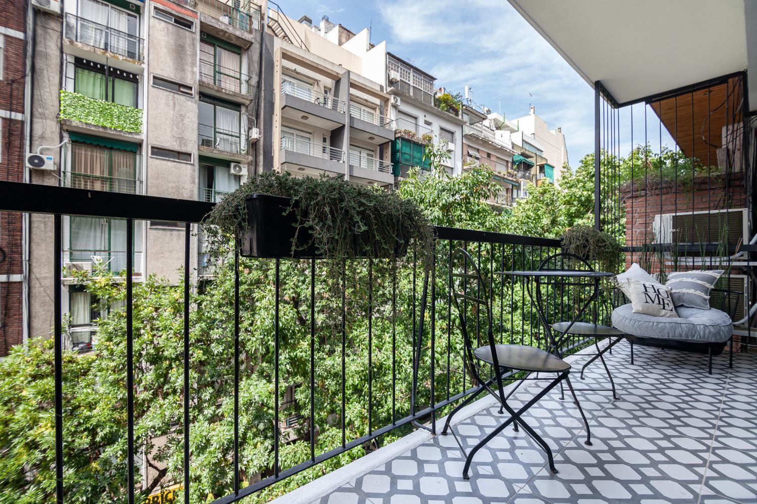 Apartment Prime In Palermo Location W/balcony. Work-stay Speed Internet Washer/dryer Unit *