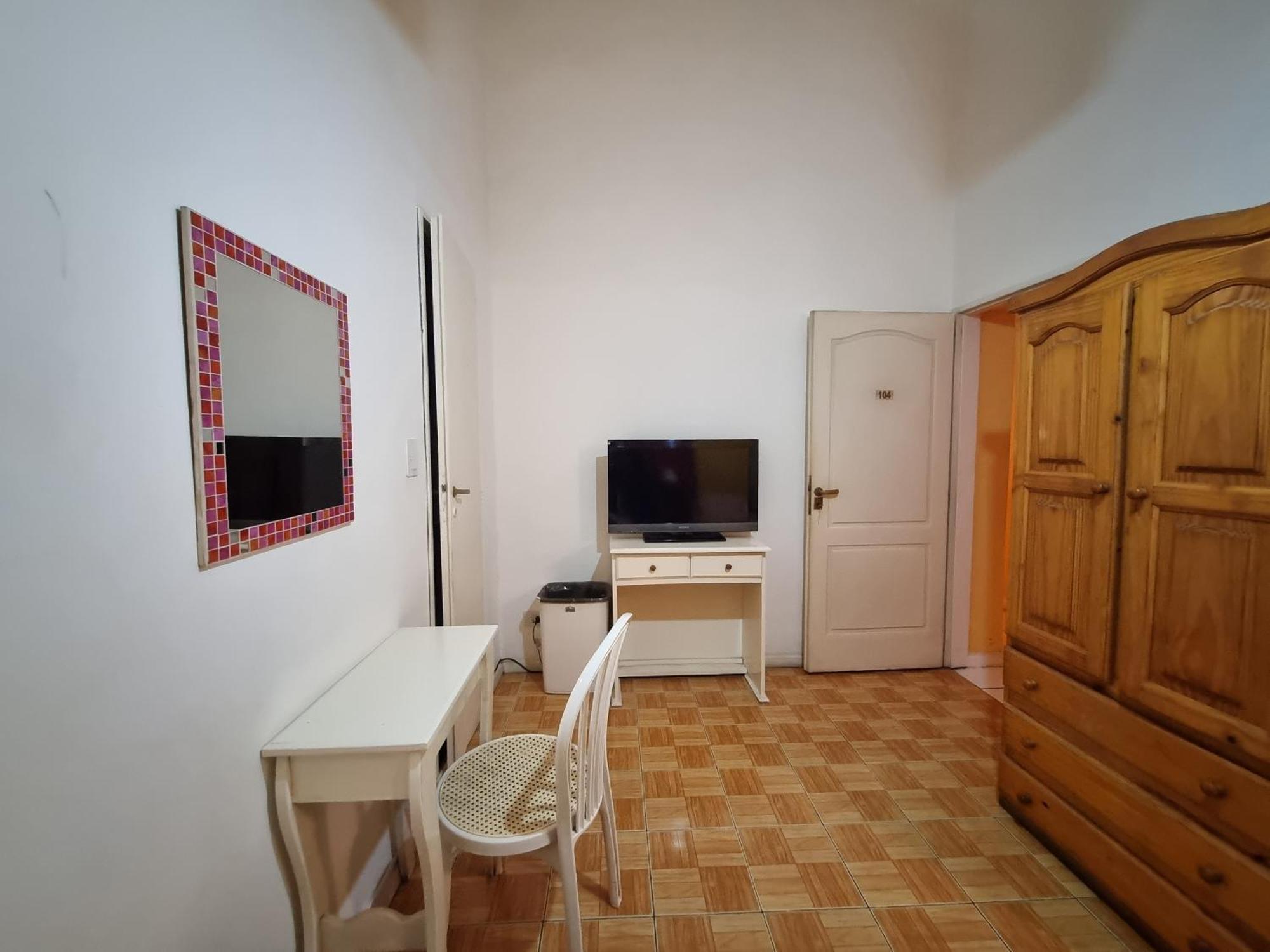 Hostel Estoril *