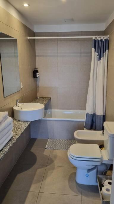 Departamento En Monserrat Con Piscina Y Gimnasio
