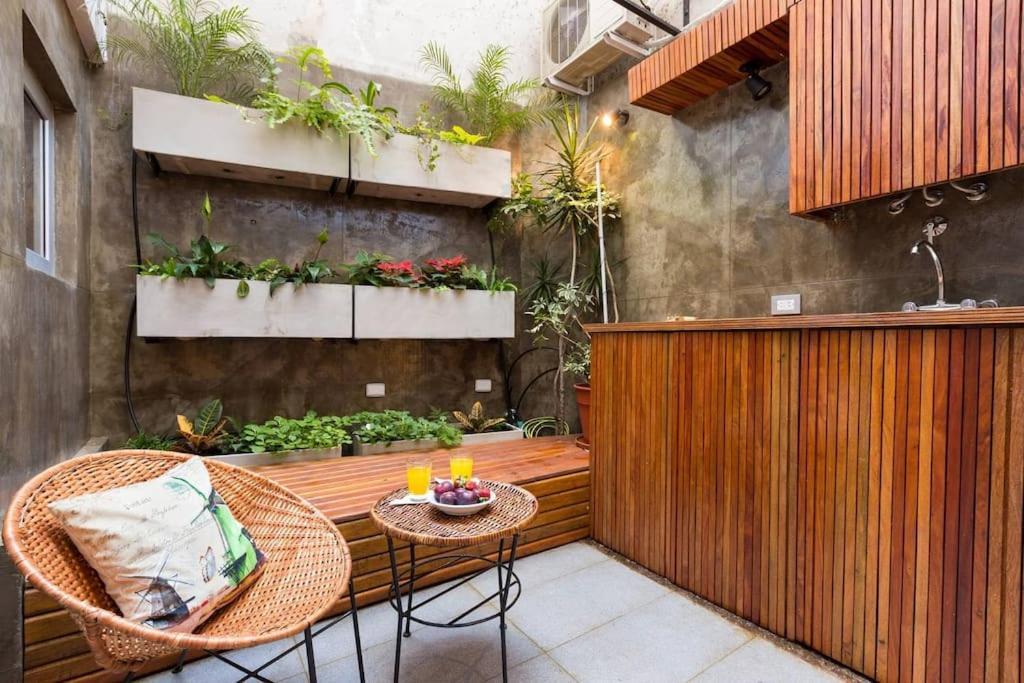 Apartment Heart Of Soho 2 Bedrooms With Patio *