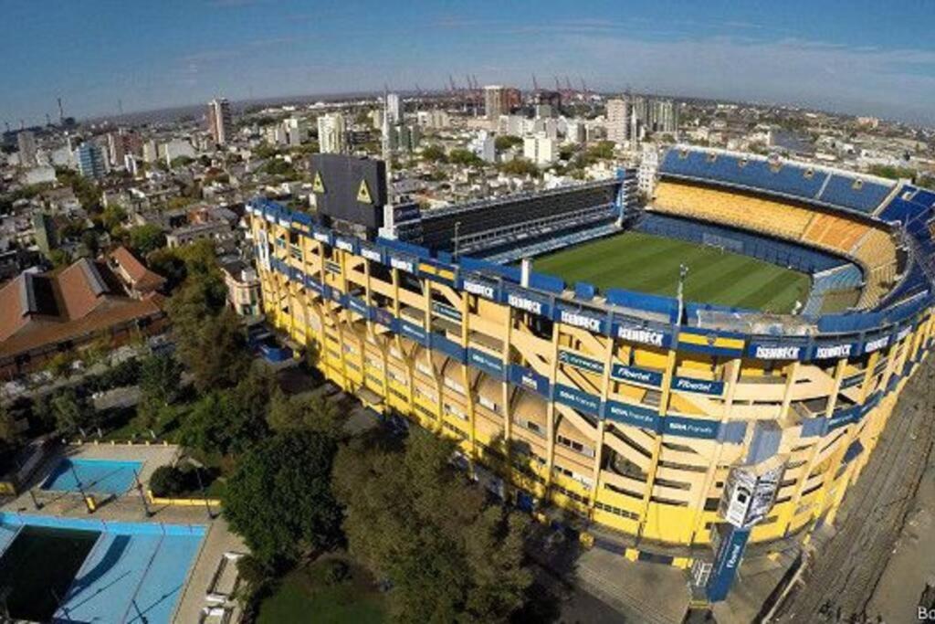 Calido Lezama *