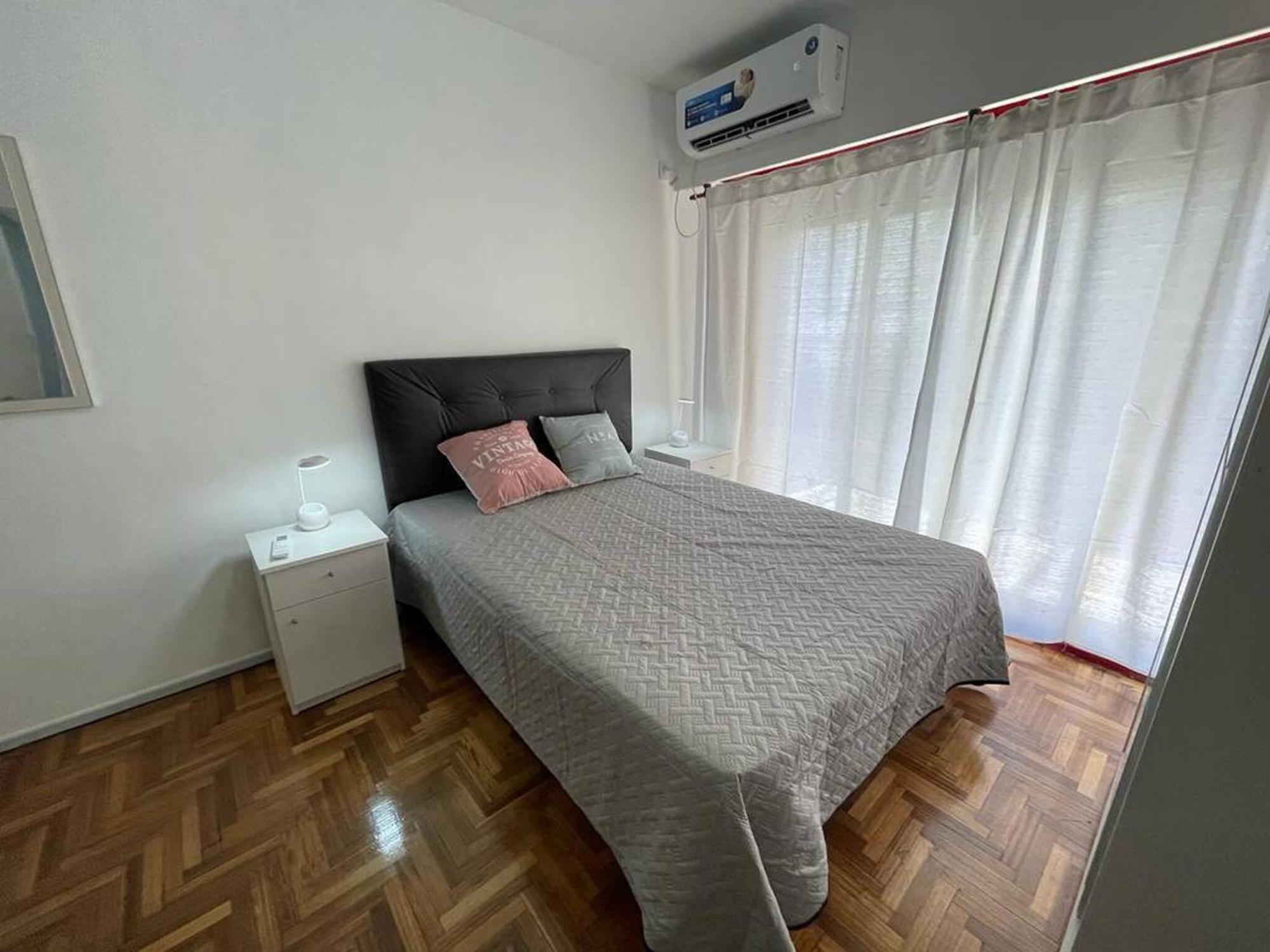 Charming In The Heart Of 2 Blocks Away From Corrientes Avenue Apartment *