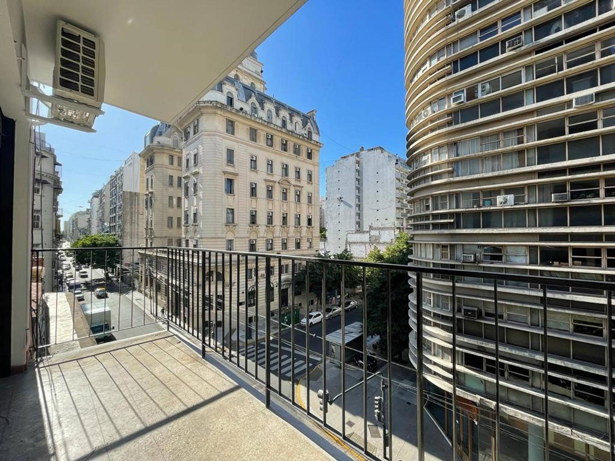 Apartment Charming In The Heart Of 2 Blocks Away From Corrientes Avenue *