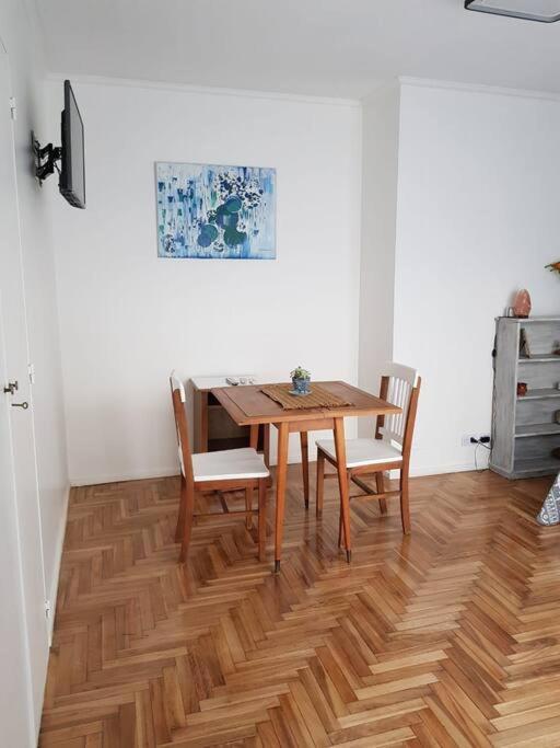 Departamento Laprida Apartment
