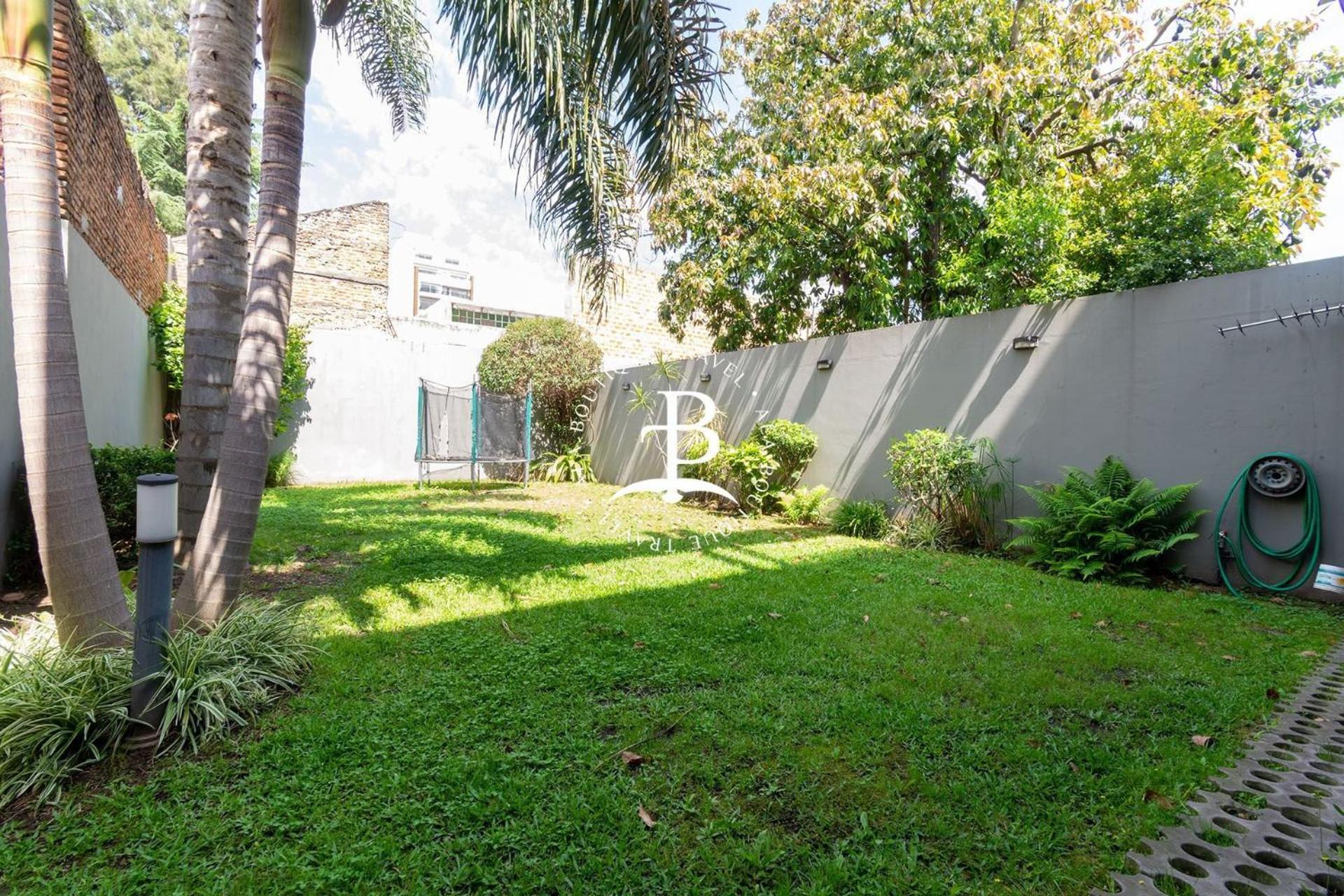 Triplex Moderno Con Parrilla Y Jardin! *